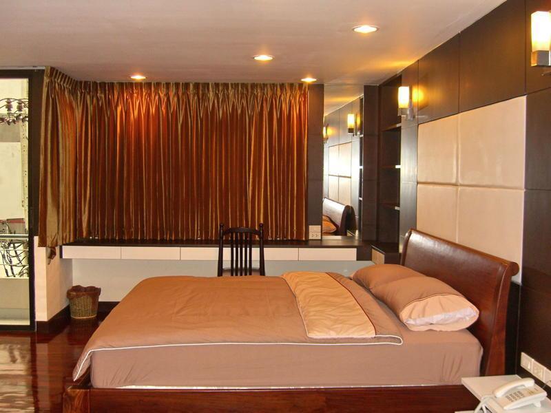 Eight Ville Bangkok Esterno foto